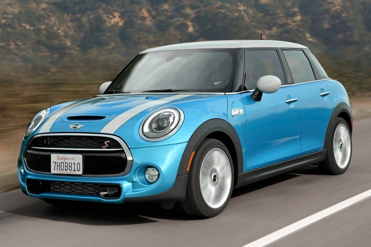 2017 Mini Cooper in blue