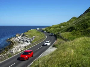AdobeStock_326297558-980x735 cars on summer road