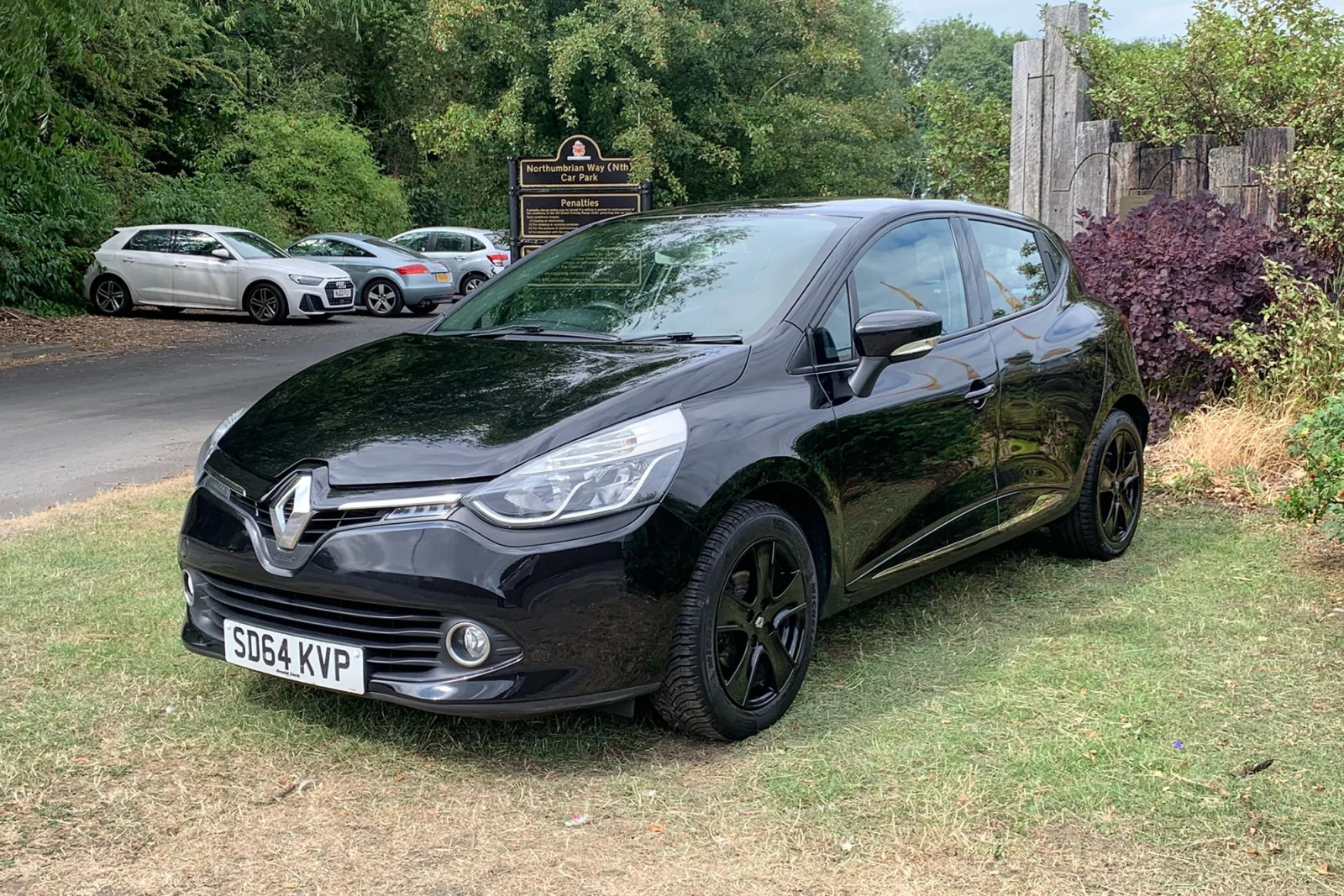 Black_Renault_Clio_for_sale-scaled.webp