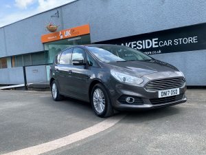 S-Max  Ford 