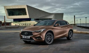 Infiniti Q30