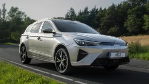 MG 5 EV-8 MG5 ev