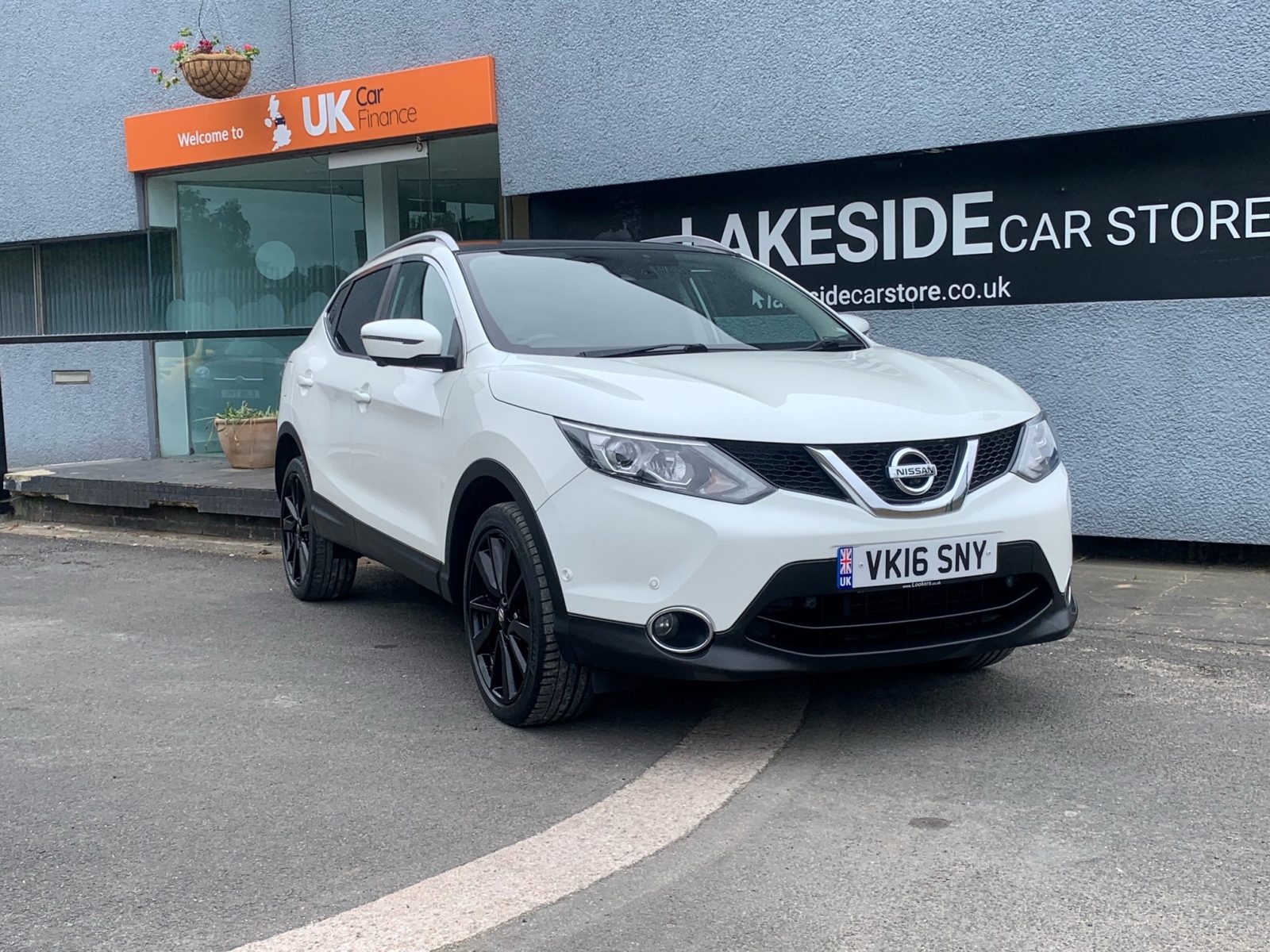2016 Nissan Qashqai 1.5 Tekna DCI 5door Hatchback