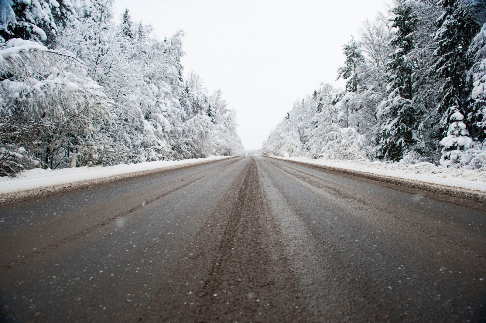 How to drive safely in snow and ice this winter