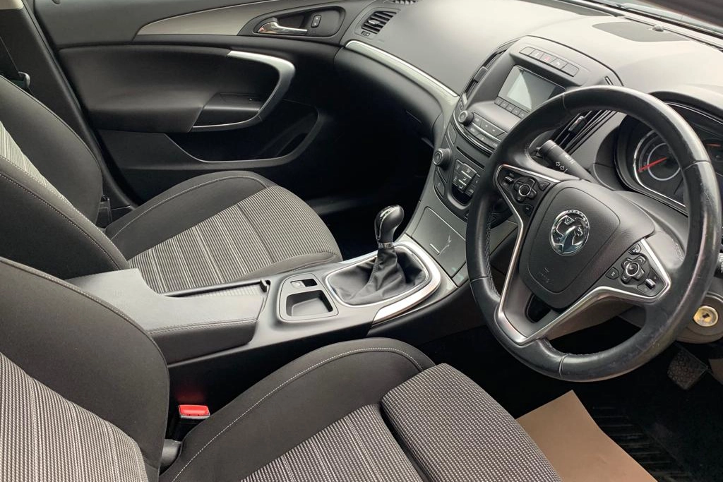 vauxhall-insignia-for-sale-inside.webp